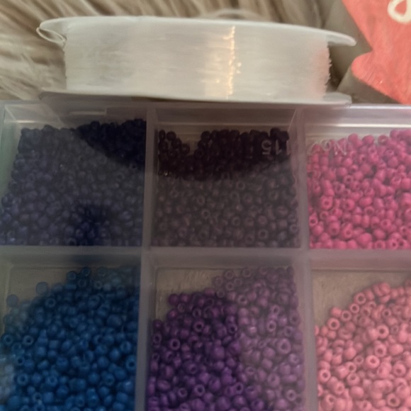 NEW! DIY Tiny Bead Bracelet Making Kit - Picture 4 of 5